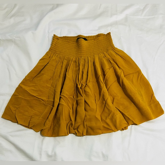 Banana Republic smocked skirt with pockets - Picture 5 of 5